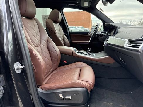 Used 2023 BMW X5 xDrive40i w/ Climate Comfort Package image 30