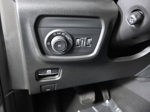 Used 2022 Jeep Grand Cherokee Summit AWD/4WD image 24