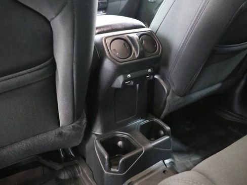 Used 2022 Jeep Wrangler Unlimited Sport AWD/4WD image 31