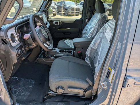 New 2026 Jeep Wrangler Unlimited Sahara AWD/4WD image 9