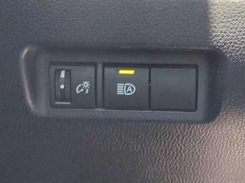 Used 2020 Toyota RAV4 XLE AWD/4WD image 23