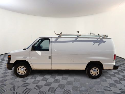 Used 2008 Ford E-250 and Econoline 250 image 2