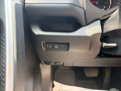 Used 2022 Toyota RAV4 LE FWD image 29