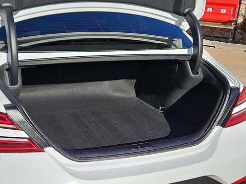 Used 2025 Genesis G70 2.5T image 6