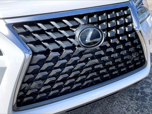 Used 2022 Lexus GX 460 Premium w/ Premium Package image 28