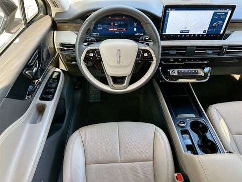 Used 2023 Lincoln Corsair Reserve w/ Equipment Group 201A image 22