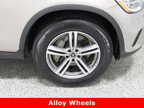 Used 2020 Mercedes-Benz GLC 300 4MATIC image 5