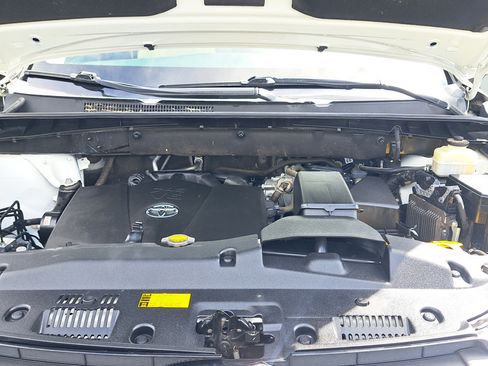 Used 2017 Toyota Highlander XLE AWD/4WD image 26