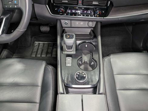 Used 2021 Nissan Rogue SL AWD/4WD image 13