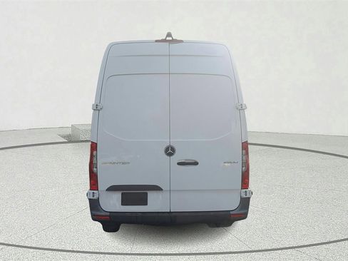 Used 2023 Mercedes-Benz Sprinter 2500 image 5