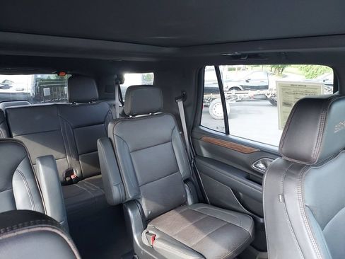 Used 2023 Chevrolet Tahoe High Country AWD/4WD image 14