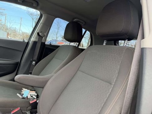 Used 2022 Chevrolet Trax LS w/ Tint and Cruise Package AWD/4WD image 12