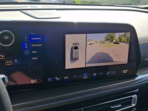 Used 2025 Chevrolet Traverse High Country w/ LPO, Floor Liner Package FWD image 17