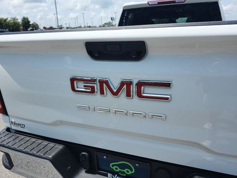Certified 2025 GMC Sierra 2500 Pro w/ Convenience Package AWD/4WD image 4