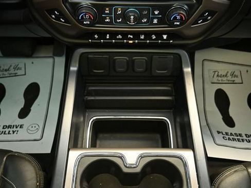 Used 2019 GMC Sierra 2500 Denali w/ Suspension Package, Off-Road AWD/4WD image 23