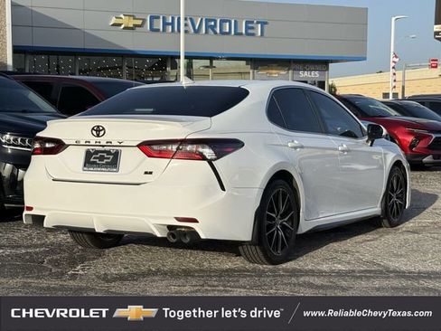 Used 2023 Toyota Camry SE FWD image 6