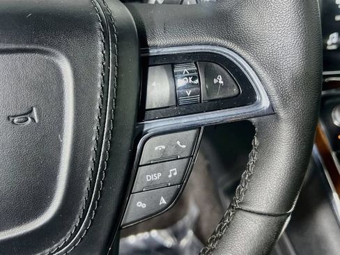 Used 2018 Lincoln Continental Premiere FWD image 18