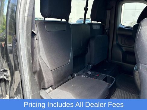 Used 2022 Toyota Tacoma TRD Sport w/ TRD Premium Sport Package AWD/4WD image 22