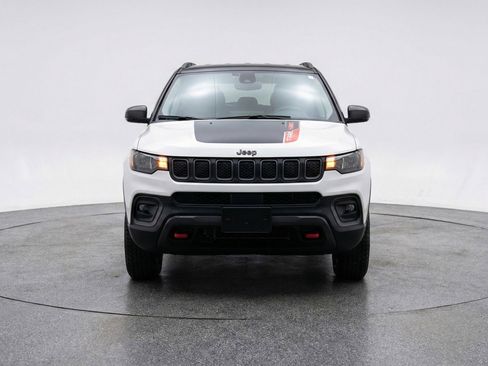 Used 2025 Jeep Compass Trailhawk w/ Trailer Tow Group image 2