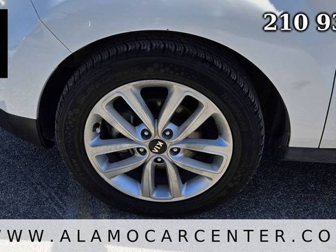 Used 2018 Kia Soul + FWD image 12