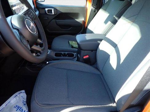 New 2025 Jeep Gladiator Willys image 10