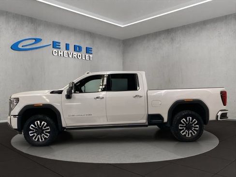 Used 2024 GMC Sierra 3500 Denali Ultimate AWD/4WD image 10