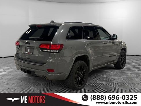 Used 2021 Jeep Grand Cherokee Altitude AWD/4WD image 3