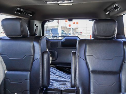 Used 2024 Lexus GX 550 w/ Cold Area Package image 21