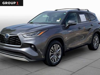 Used 2021 Toyota Highlander Platinum