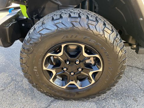 Used 2021 Jeep Wrangler Unlimited Rubicon w/ Safety Group image 14