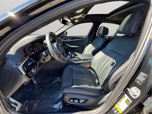 Used 2020 BMW M550i xDrive w/ Executive Package image 2