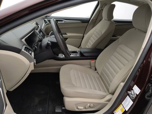 Used 2018 Ford Fusion SE w/ Fusion SE Technology Package image 17