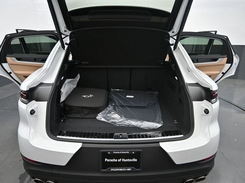New 2026 Porsche Cayenne S image 17