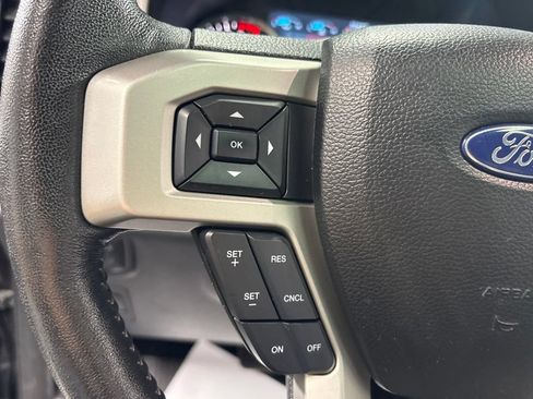 Used 2018 Ford F150 Lariat w/ Equipment Group 502A Luxury AWD/4WD image 31