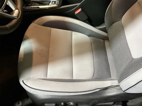 Used 2024 Chevrolet TrailBlazer LT w/ Convenience Package image 19