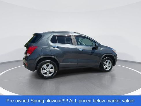 Used 2018 Chevrolet Trax LT w/ LT Convenience Package AWD/4WD image 8