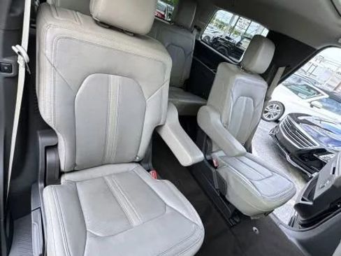 Used 2019 Ford Expedition Limited w/ Texas Edition Package RWD image 24