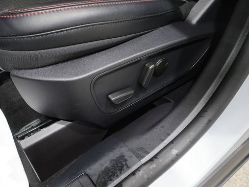 Used 2025 Ford Escape ST-Line Select AWD/4WD image 12