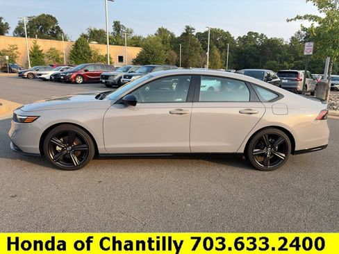 Used 2023 Honda Accord Sport image 4