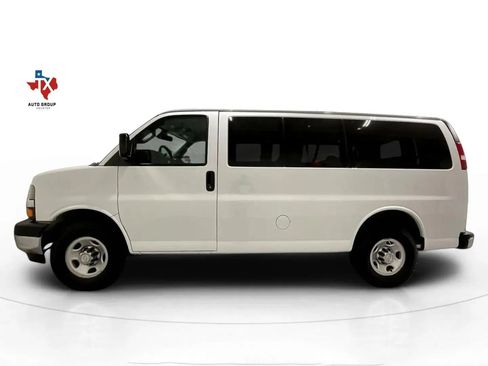 Used 2020 Chevrolet Express 2500 LT w/ LT Preferred Equipment Group RWD image 45