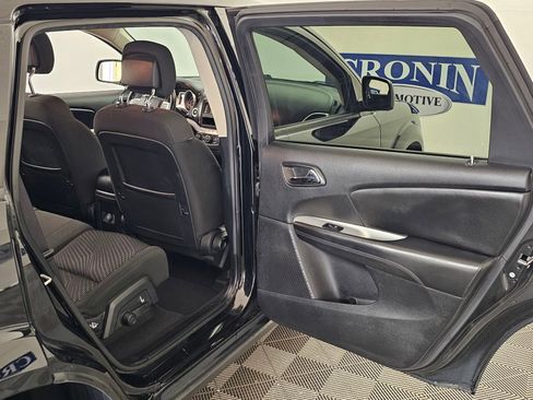 Used 2019 Dodge Journey SE w/ Premium Group image 29