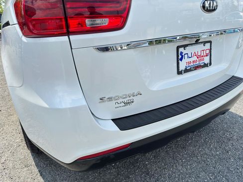 Used 2019 Kia Sedona L FWD image 86
