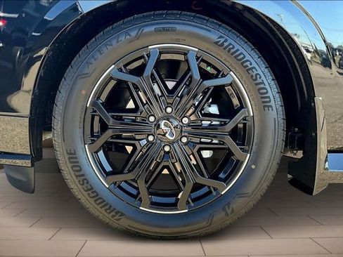 New 2026 INFINITI QX80 4WD image 9