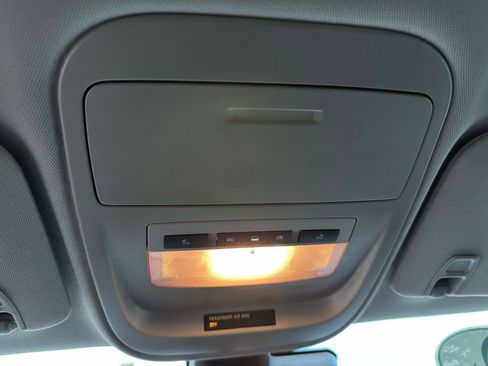 Used 2022 GMC Canyon Denali image 30