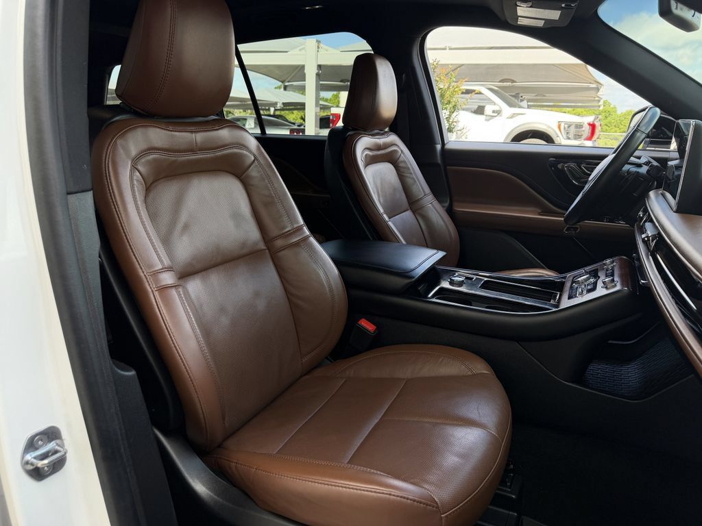 Used 2023 Lincoln Aviator Reserve w/ Equipment Group 201A RWD image 27