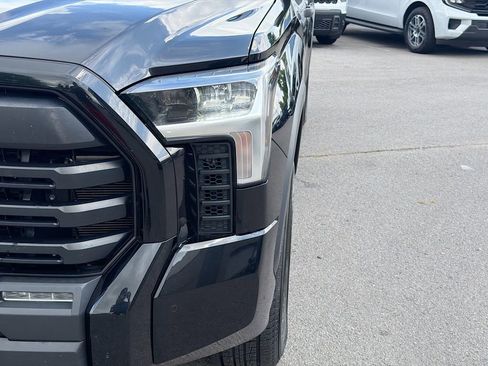 Used 2022 Toyota Tundra SR5 AWD/4WD image 10