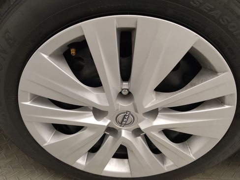 Used 2024 Nissan Sentra S FWD image 31
