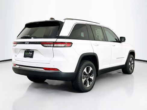 Used 2022 Jeep Grand Cherokee Limited 4xe w/ Luxury Tech Group II AWD/4WD image 9