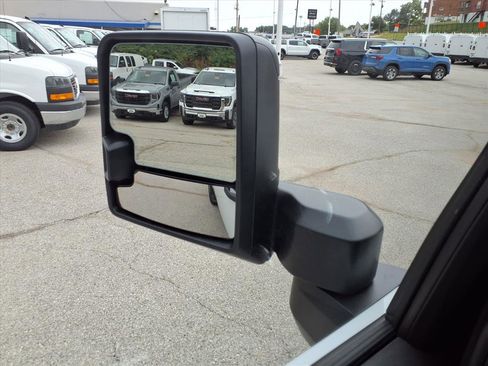 New 2026 GMC Sierra 2500 Pro image 25