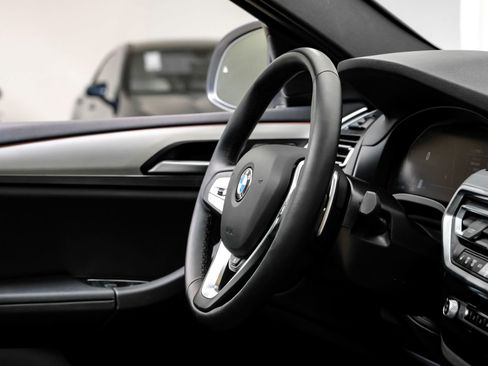 Used 2025 BMW X4 xDrive30i image 17